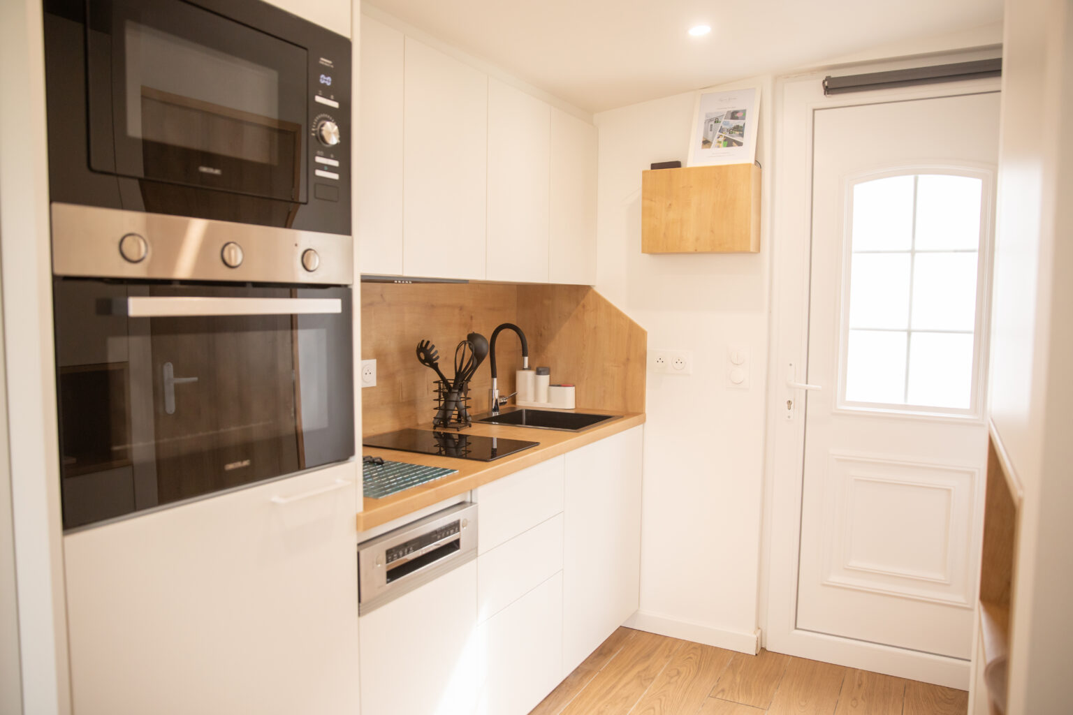 Cuisine du studio – Rez de Jardin, Varreddes