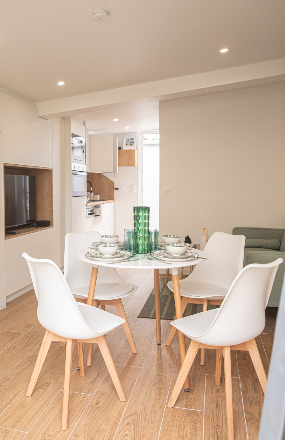 Coin repas du studio – Rez de Jardin, Varreddes