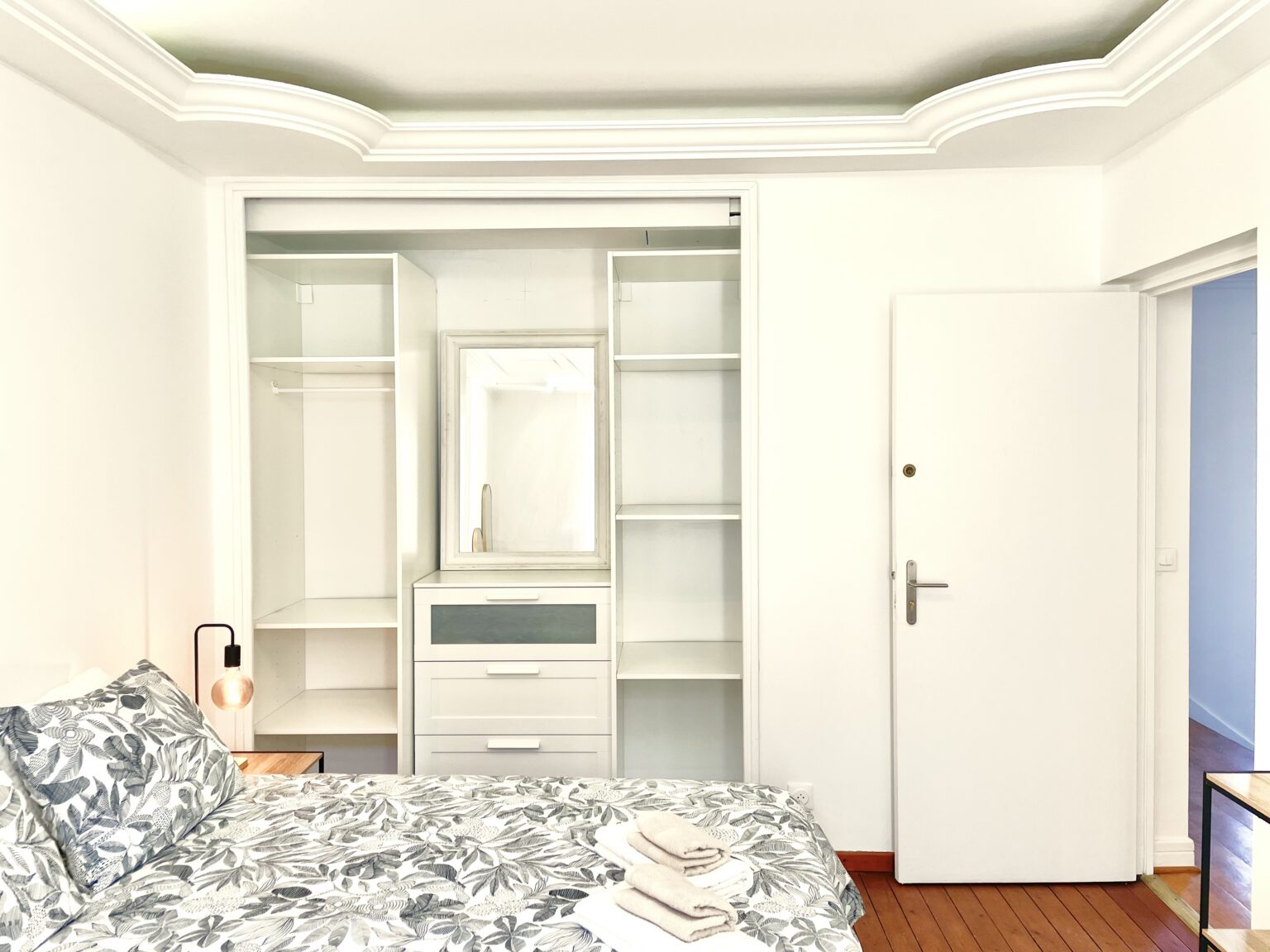 Chambre Chardonneret, dressing – Villa Foch, Meaux