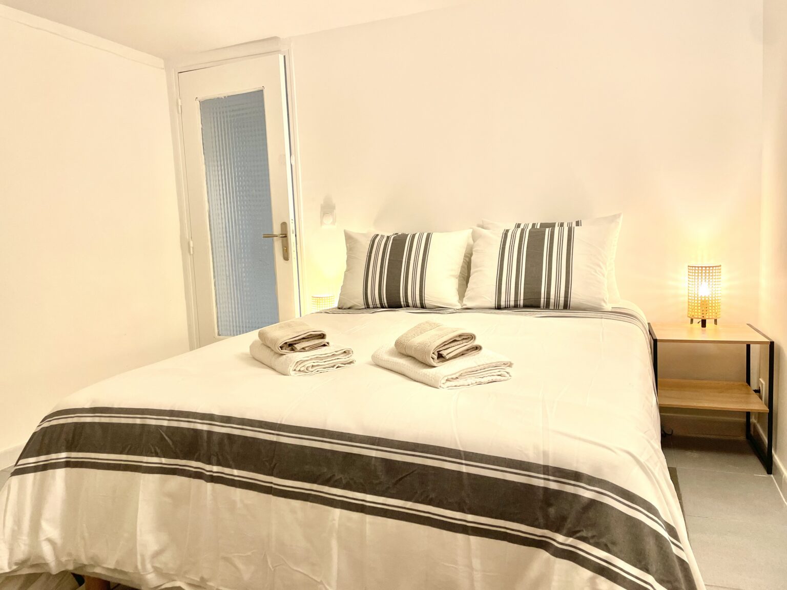 Chambre Verdier, lit double – Villa Foch, Meaux