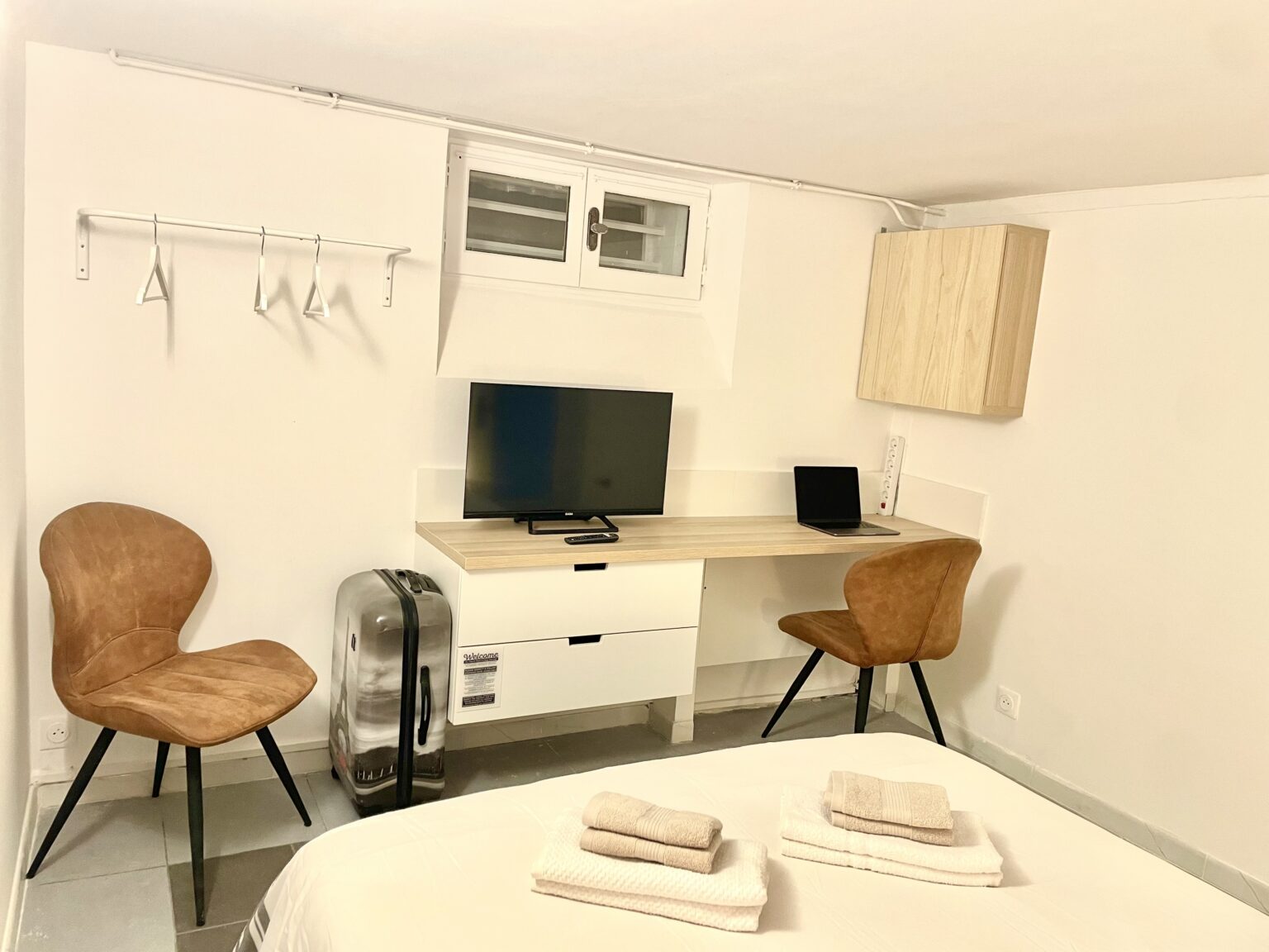 Chambre Verdier, espace bureau – Villa Foch, Meaux