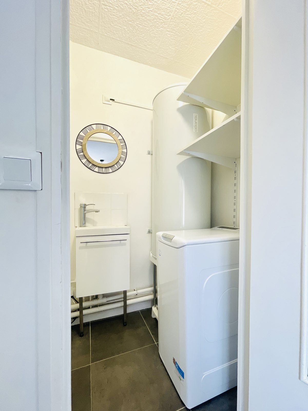 Maison avec jardin – Lave-mains et lave-linge